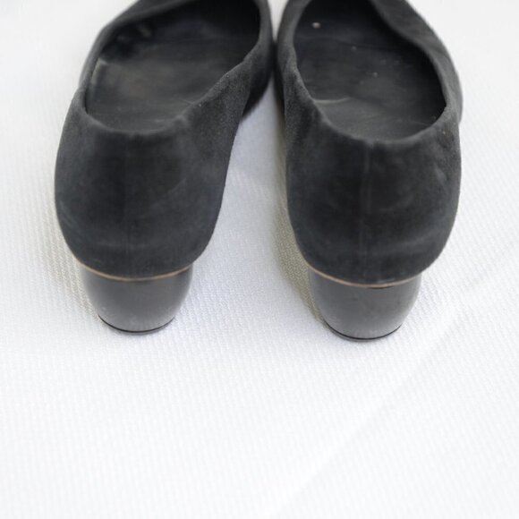 Stuart Weitzman Black Suede Pointed Toe Sculptural Heels Sz 6.5 - Picture 4 of 10
